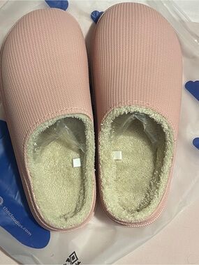 Cloudie Cozy Pink House Slippers Women’s 9-10 EU 40-41 New